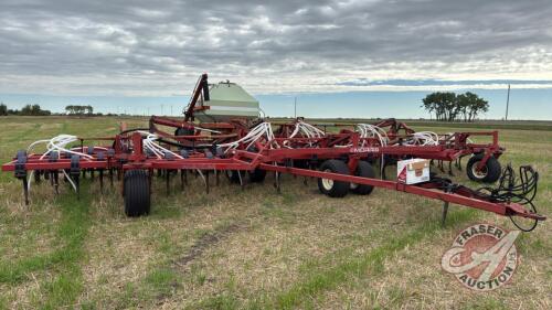 39&rsquo; Morris Maxim air drill with Morris 6180 air cart (hasn&rsquo;t been used in approx 10 years) * Drill s/n: 390003933 * Cart s/n: 6189306403