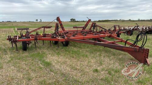 27&rsquo; International 55 Chisel Plow s/n: C006552