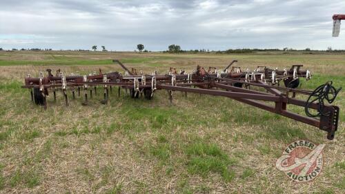 34&rsquo; Wil-Rich field cultivator