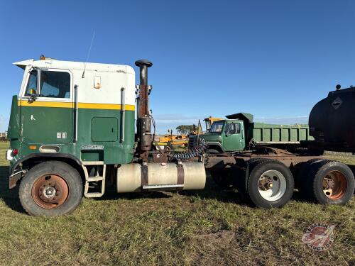 1986 Freightliner C/O tandem axle truck 979,105 showing VIN: 2FUEYSYB7GV283674 Owner: Scott L. Stanley Seller: Fraser Auction Service Ltd _____________________________
