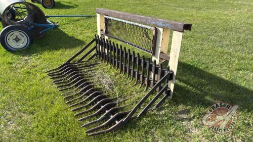 75&rdquo; Shop built skeleton bucket NH 7614 loader mount
