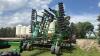 41&rsquo; John Deere 1820 Air seeder and 1910 Cart S/N 705485 Cart, S/N 705372 Seeder - 4