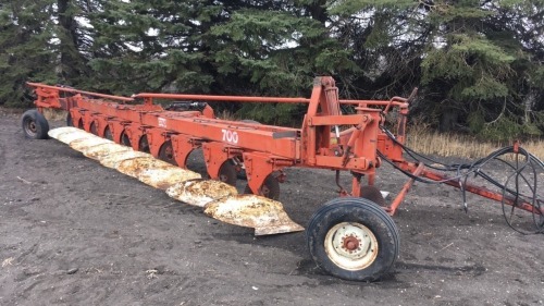 Case 700 9 bottom plough