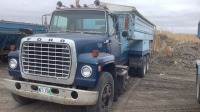 1978 Ford 9000 Louisville tandem with live bottom potato box