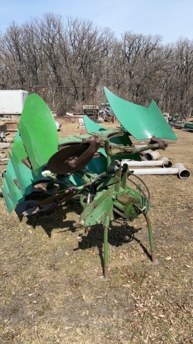 JD 4 bottom 3PT Reversible plow