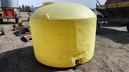1500 gallon poly tank