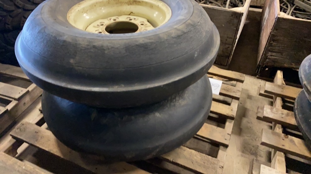 single rib tires