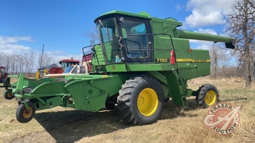 JD 7720 Titan II sp combine