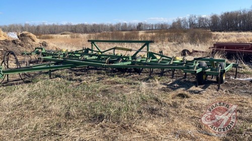 35' JD 1010 tillage w/3-bar Degelman harrows