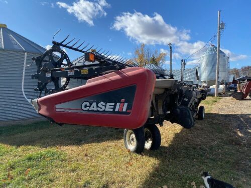 *2009 30’ CaseIH 2142 draper header