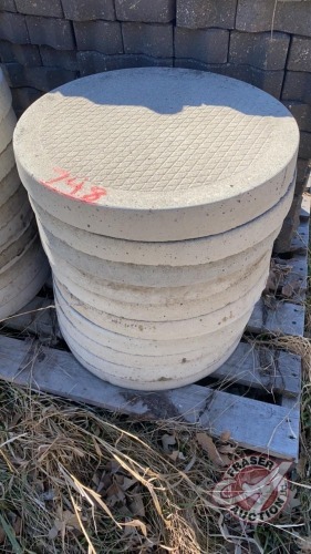 (10) 18" round patio stones