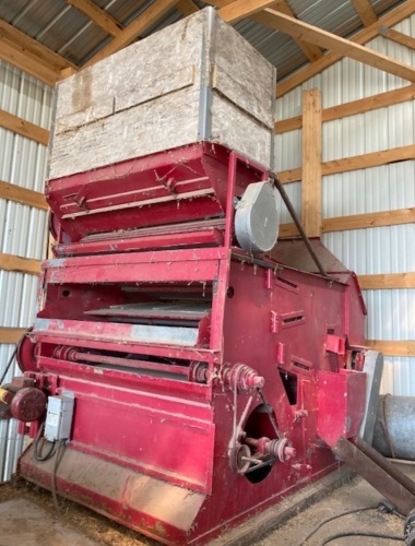 *Fanning mill grain cleaner