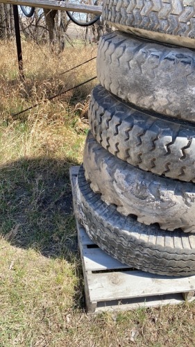 (5) 9.00 and 10.00-20 tires on rims