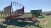 NH 1033 Stackliner Sq bale picker