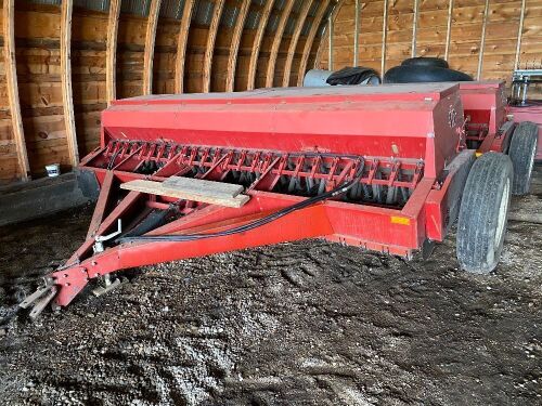 *1980 24' IH 5100 DD seed drills