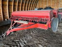 *1980 24' IH 5100 DD seed drills