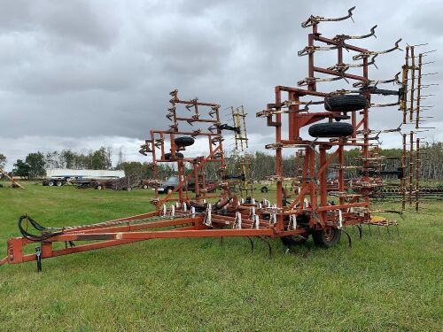 *40' Wil-Rich field cultivator