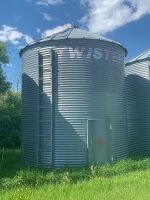 *Approx. 2000-bushel Twister flat bottom bin