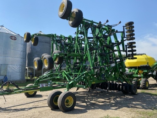 50' JD 1830 air drill w/JD 1910 350bu dbl compartment air cart