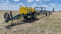 *132' Summers Sprayer w/1000-gal Tank (For more information contact McGregor Farms 204-673-2344)