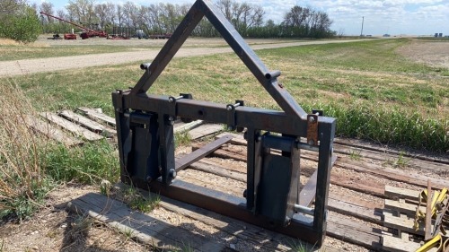 *Quick Attach pallet forks for Allied 694 loader