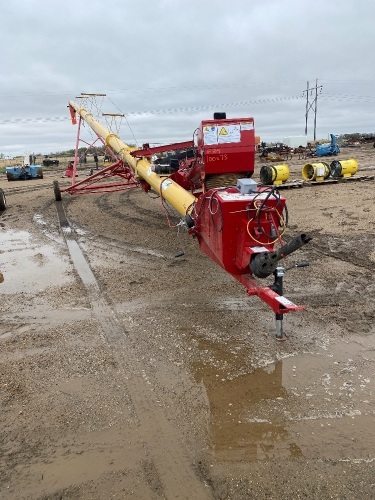 Westfield MKX100-73 Swing Auger w/dbl augers in hopper, electric winch, remote hopper mover, 540 PTO, s/n268094 F89 *** control - office shed***