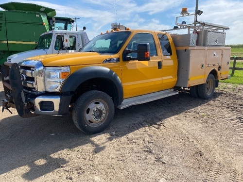 2011 Ford F450 XLT 4x4 Ext Cab Service Body, 343,173 kms showing, VIN# 1FD0X4HY4BA82068, Owner: Kyle J Sprung, Seller: Fraser Auction__________ ***TOD, SAFETY & KEYS***