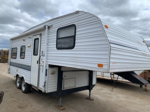 1997 21.5' Terry House Camper, VIN# 2ED5B2122V6566869 (water damage) F137 ***TOD & KEYS*** Owner: Trevor S Powell, Seller: Fraser Auction________