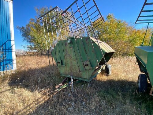 *250-bushel creep feeder on wheels w/fold down creep panels