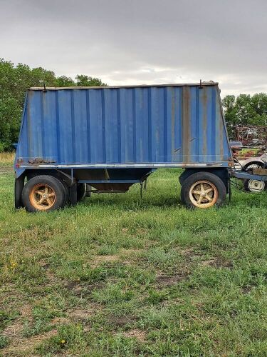 *1986 17' Doepker S/A Pup Trailer, VIN#209PJSA25G6059 Owner: Melvin J Lee, Seller: Fraser Auction___________