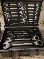 Ratchet Combination Wrench Set, 24 pc Metric (F31)