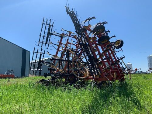 40' Bourgault 8810 air seeder w/4-bar Bourgault harrows, 8” spacing, 330lbs tri,s granular kit, knock-on sweeps, some new tires, s/n824431, A32