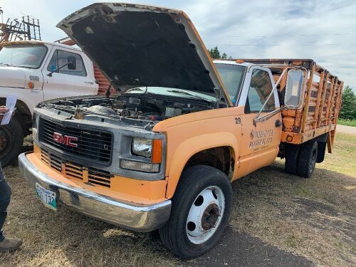 1997 GMC CR3500 truck w/deck, 450,567 kms showing, VIN#1GDKC34F9VJ511512, A32 Owner: Grant W Nychuk, Seller: Fraser Auction________________***tod & keys***