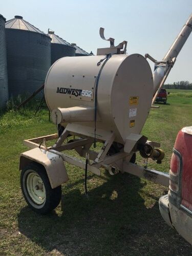 Midwest 552 Grain Vac w/6” suction & 8” discharge, 215/75R15 rubber, s/nMW-88-552-1061, A34