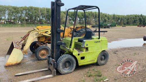 Clark Model CY-40B Fork Lift, 4000lb cap, gas,5051 hrs showing, s/n321-388-1060, H45 ***Keys - office trailer***