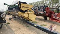 25' New Holland 971 Header w/ Moulson Welding Transport, s/n610456, H113