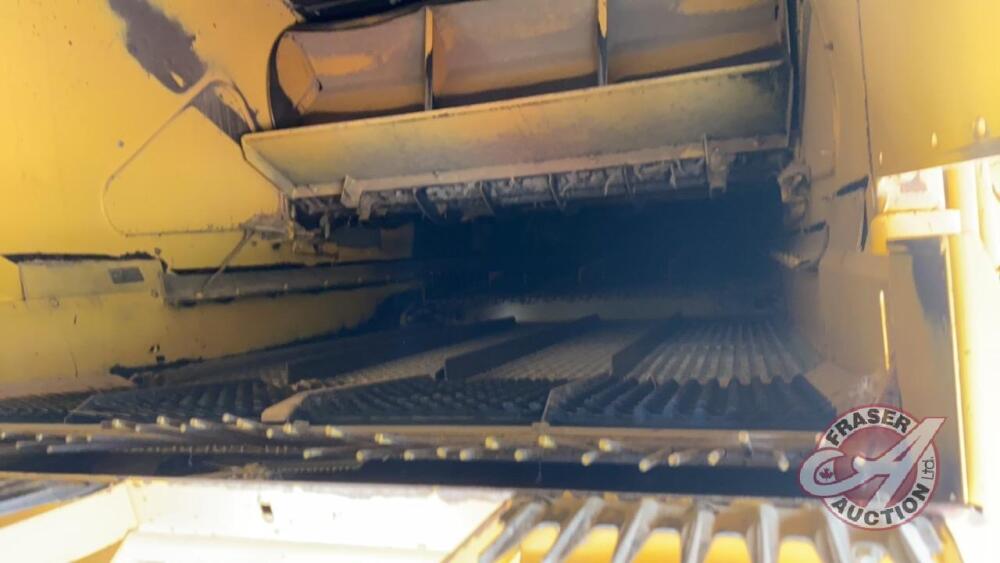 New Holland TR86 (1988) SP Combine w/12' Melroe 388 pick-up