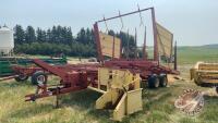 NH 1037 Stackliner sq bale picker