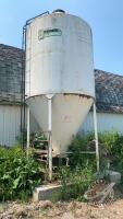 Reimer hopper bottom feed bin on legs (8ft diameter approx 8ft high plus cone and roof) BIN #8