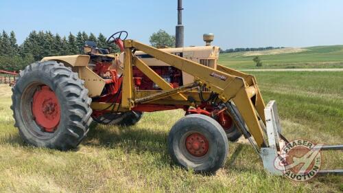 Case 930 2wd tractor w/Ezee-On loader