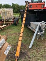 10' pencil auger w/electric motor, metal flex spout, A55