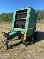 JD 430 RND baler, not running - needs new chains, new belts end of 2020 season, set up for 1000PTO, can set for 540PTO, new poly bands in pick-up, s/n744112,  H40