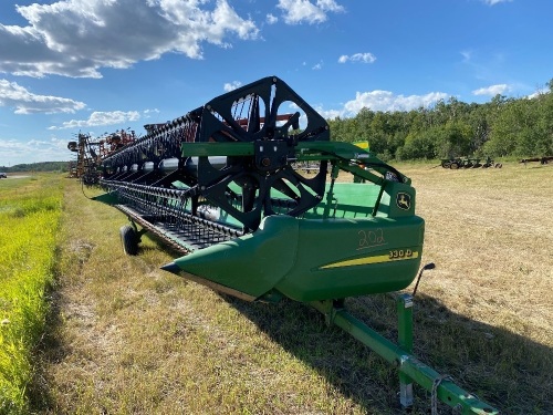 2007 30' JD 930D Draper Header w/ self transport, fore/aft, single point hook-up, new middle canvas, Field Ready, s/n H00930D721082, A61