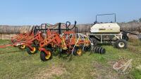 32ft Bourgault 8800 w/Bourgault 2155 air cart