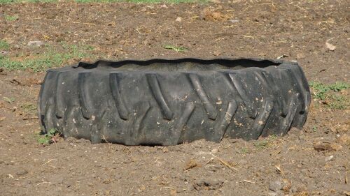 approx 3' wide tire feeder