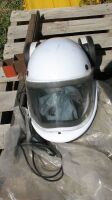 Airflow helmet with visor