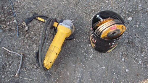 DeWalt angle grinder with extra grinding & cutting discs