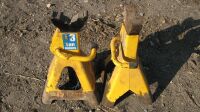 3-ton jack stands & taprmeasures