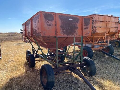 *Gravity grain box on 6-wheel wagon