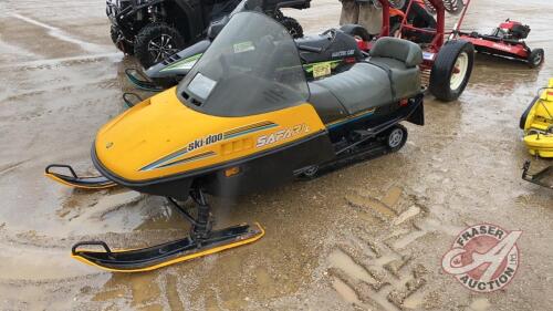 Ski Doo 1990 Safari L Sled, 2189 kms showing, s/n 365000389, J50 (needs TLC) ***keys***